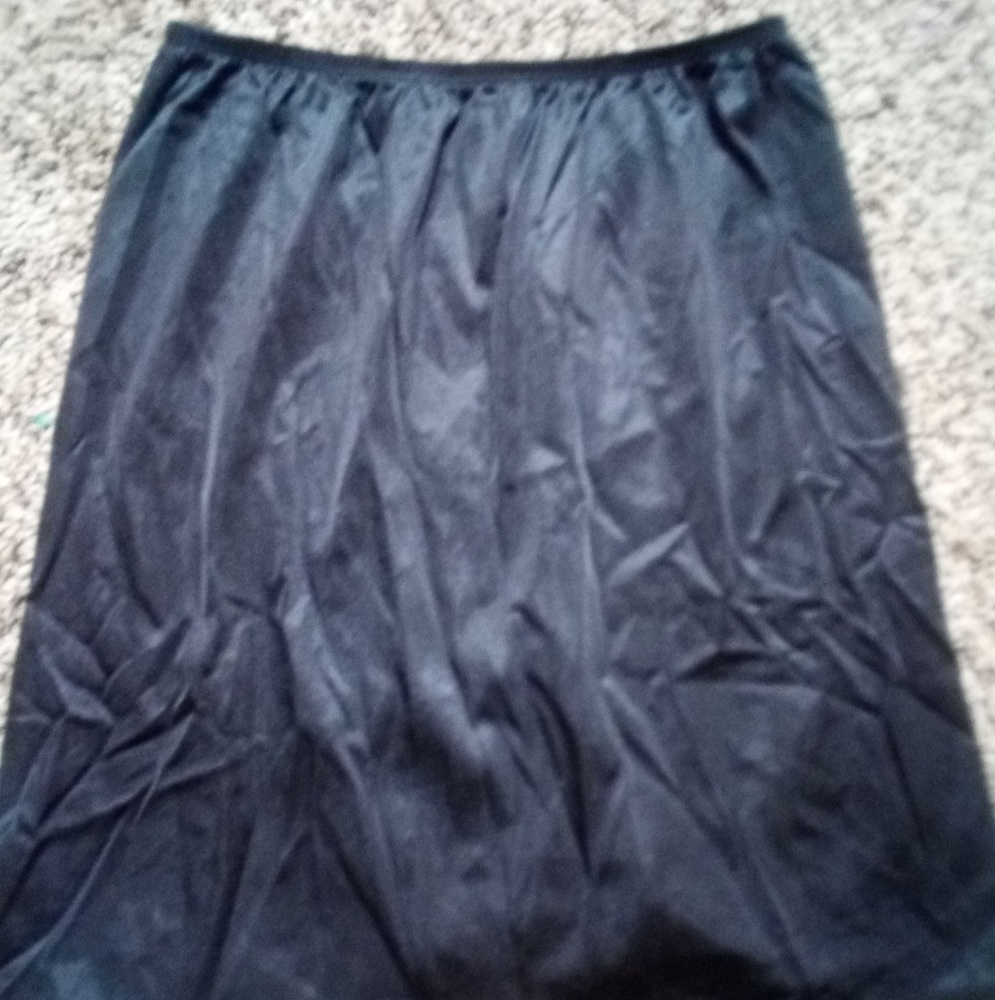 Women's black slip